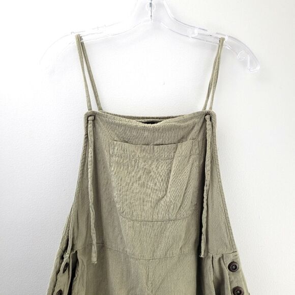 COTTON ON utility strappy romper - Picture 2 of 8
